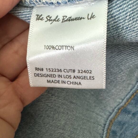 The Style Between Us Denim Fringe Rhinestone Fringe Jean Jacket Size Medium - Picture 9 of 9